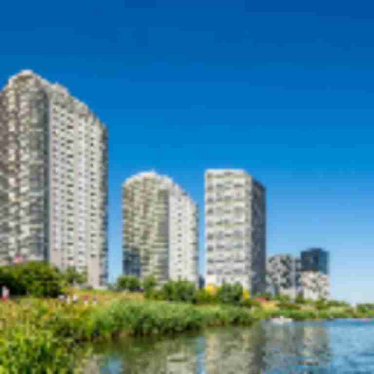 https://www.vaanster.nl/assets/uploads/images/Terras-aan-de-Maas-Spijkenisse-1-AI-Summer.jpg